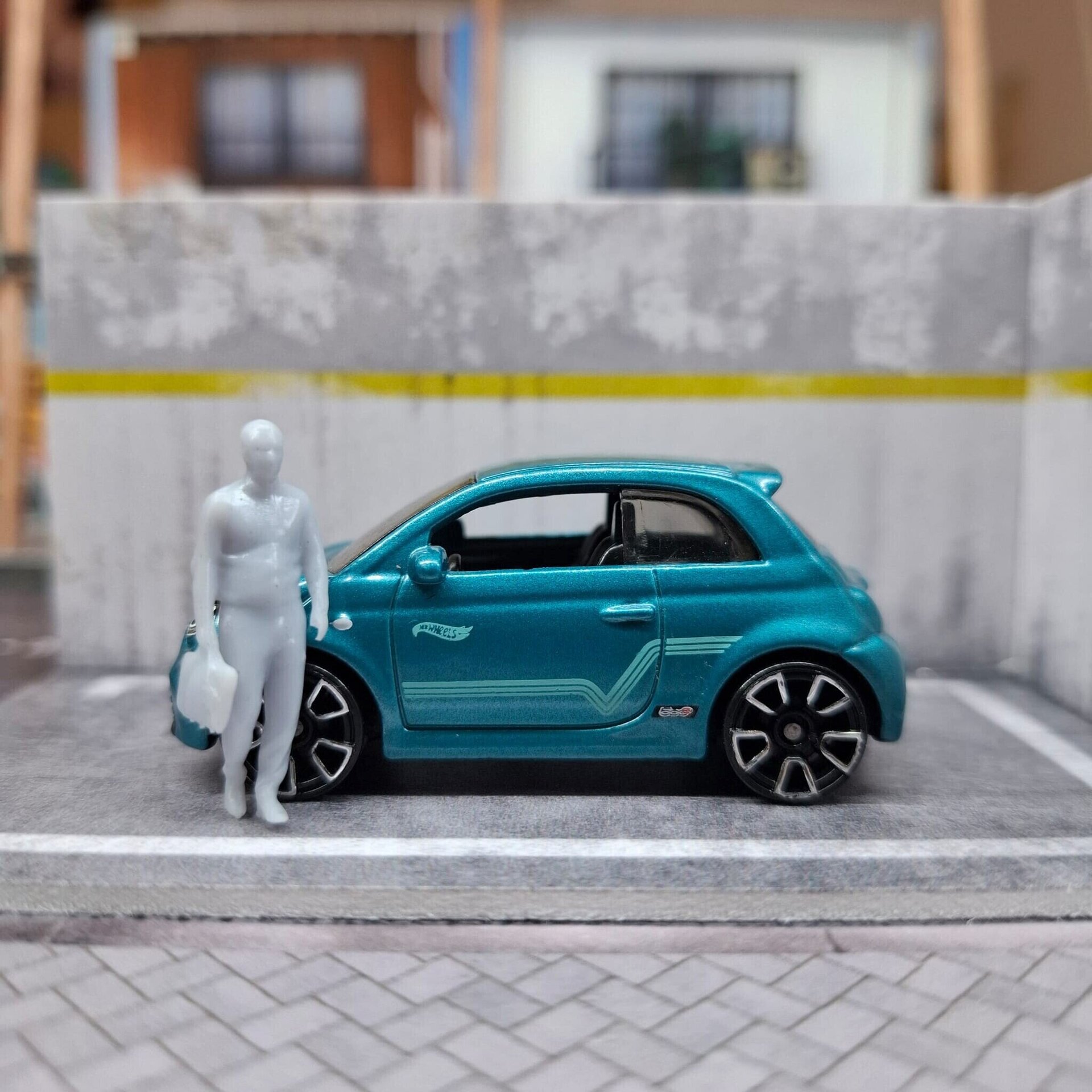 Set de Figuras 1/64 en Resina (5 modelos aleatorios) – MiniRacing64 - 8