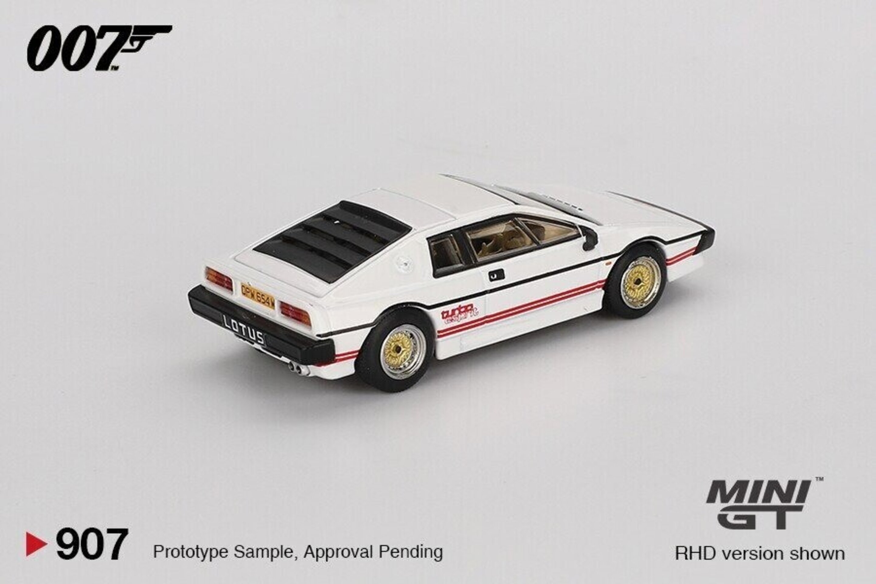 MGT00907-007E Mini GT 1:64 Lotus Esprit Turbo – For Your Eyes Only 1981(English) - 4